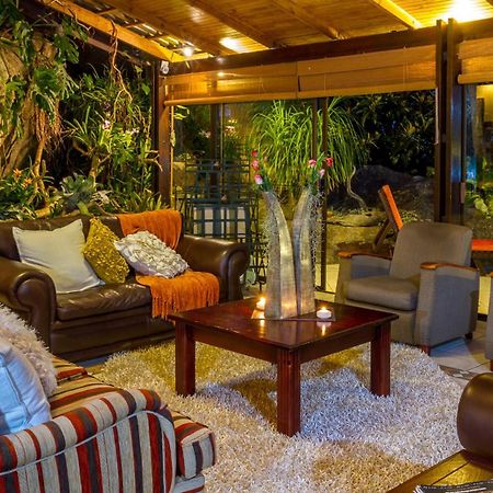 Joern'S Gaestehaus Mbombela ภายนอก รูปภาพ