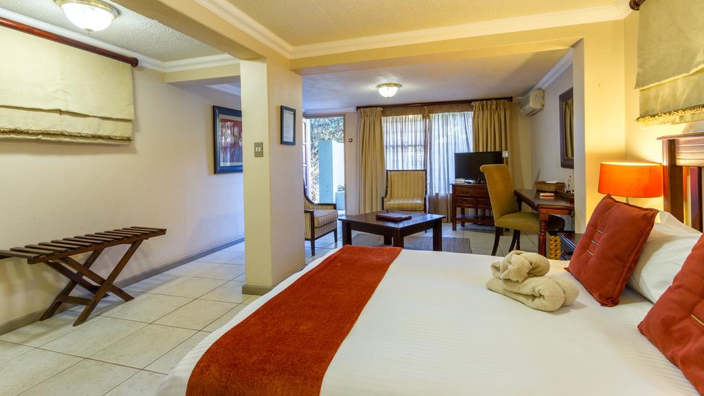 Joern'S Gaestehaus Mbombela ห้อง รูปภาพ