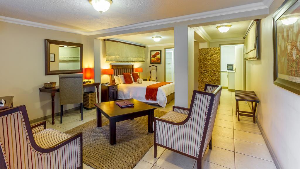 Joern'S Gaestehaus Mbombela ห้อง รูปภาพ