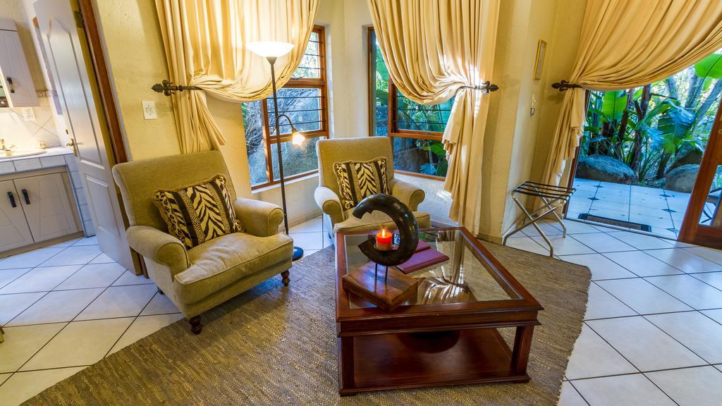 Joern'S Gaestehaus Mbombela ภายนอก รูปภาพ