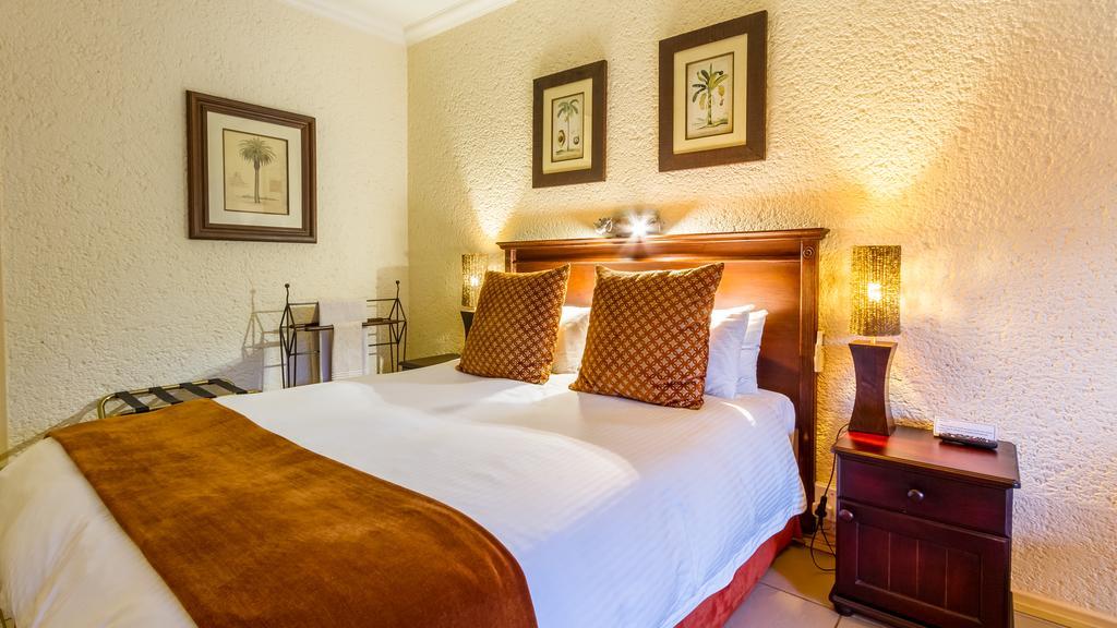 Joern'S Gaestehaus Mbombela ภายนอก รูปภาพ