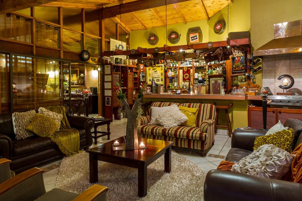 Joern'S Gaestehaus Mbombela ภายนอก รูปภาพ